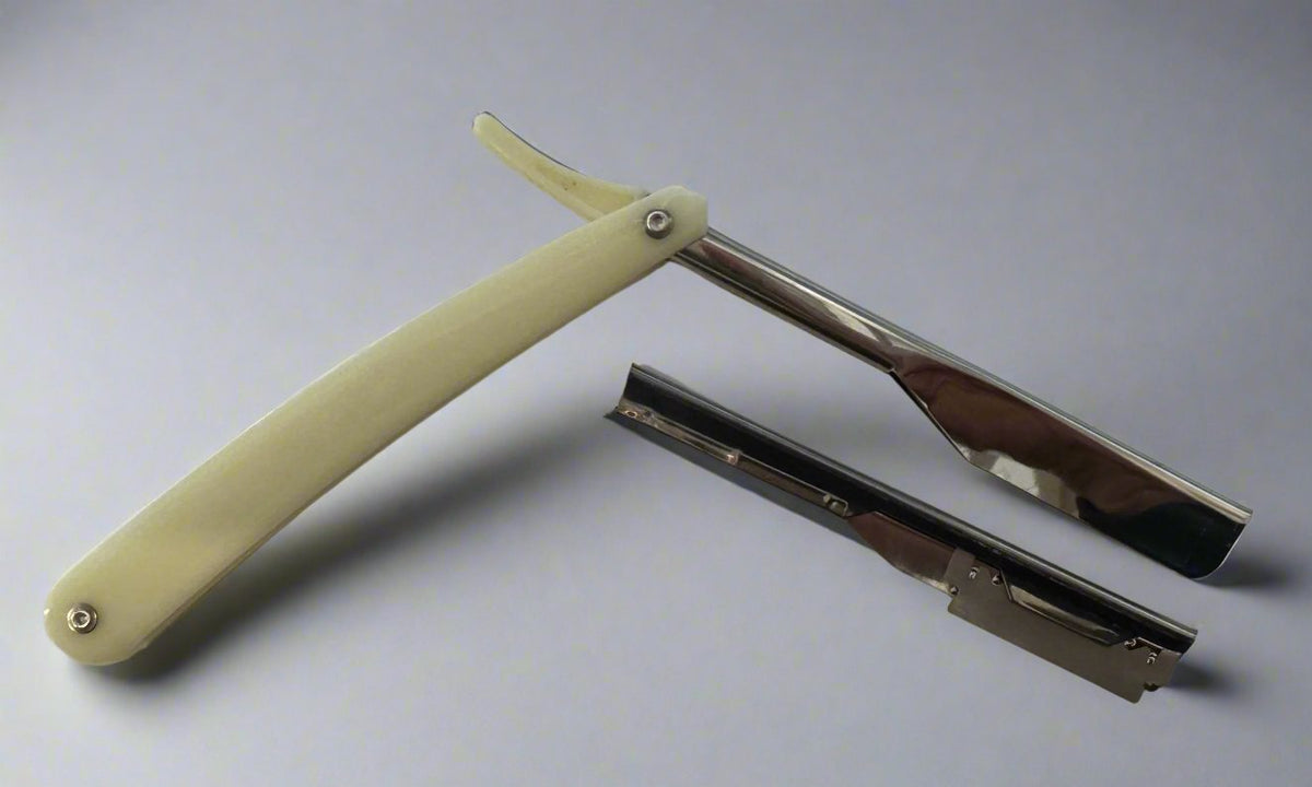 Cut Throat Razor White showing Blade